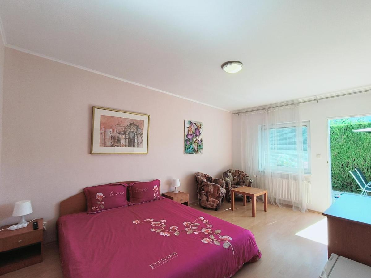 Cozy Room With Garden In Μπρατισλάβα Εξωτερικό φωτογραφία