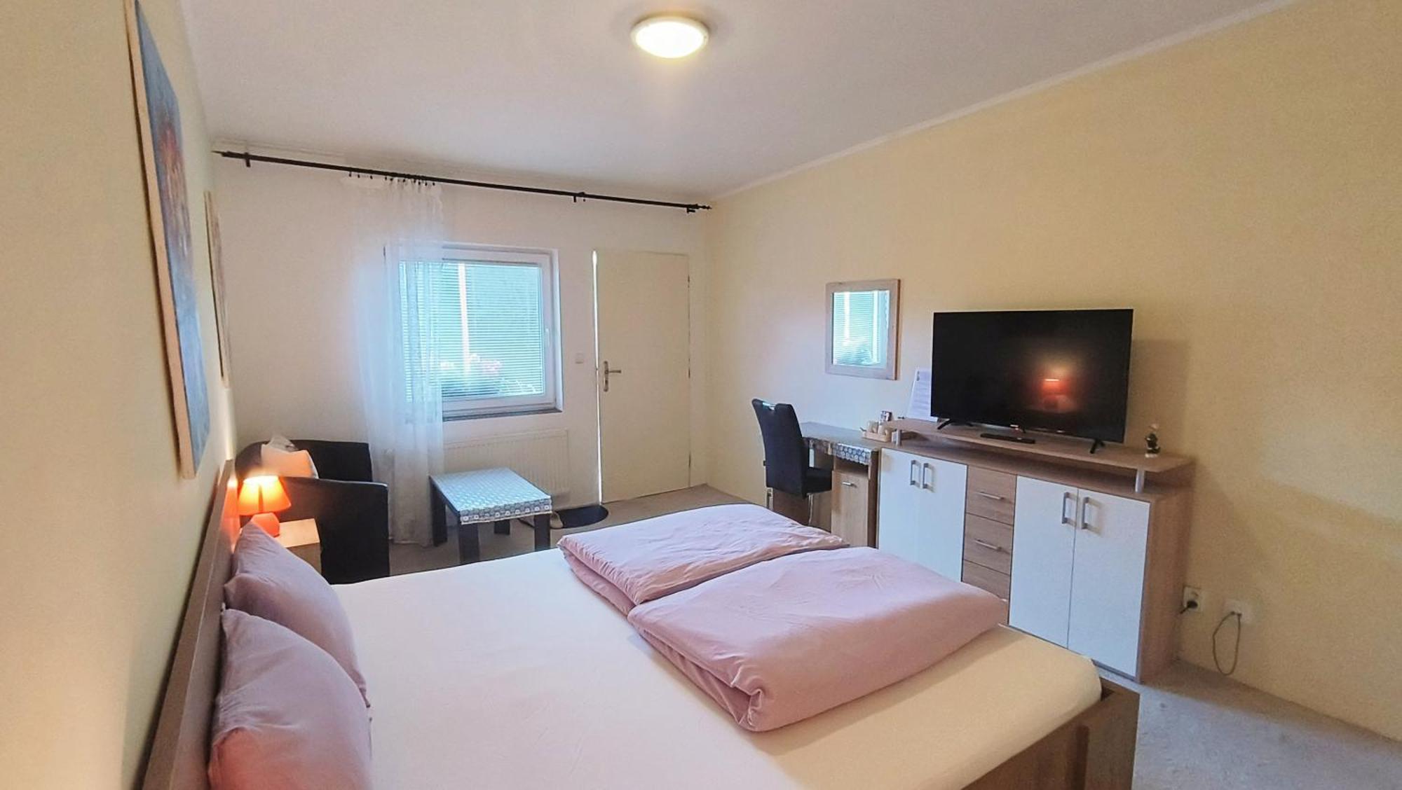 Cozy Room With Garden In Μπρατισλάβα Εξωτερικό φωτογραφία