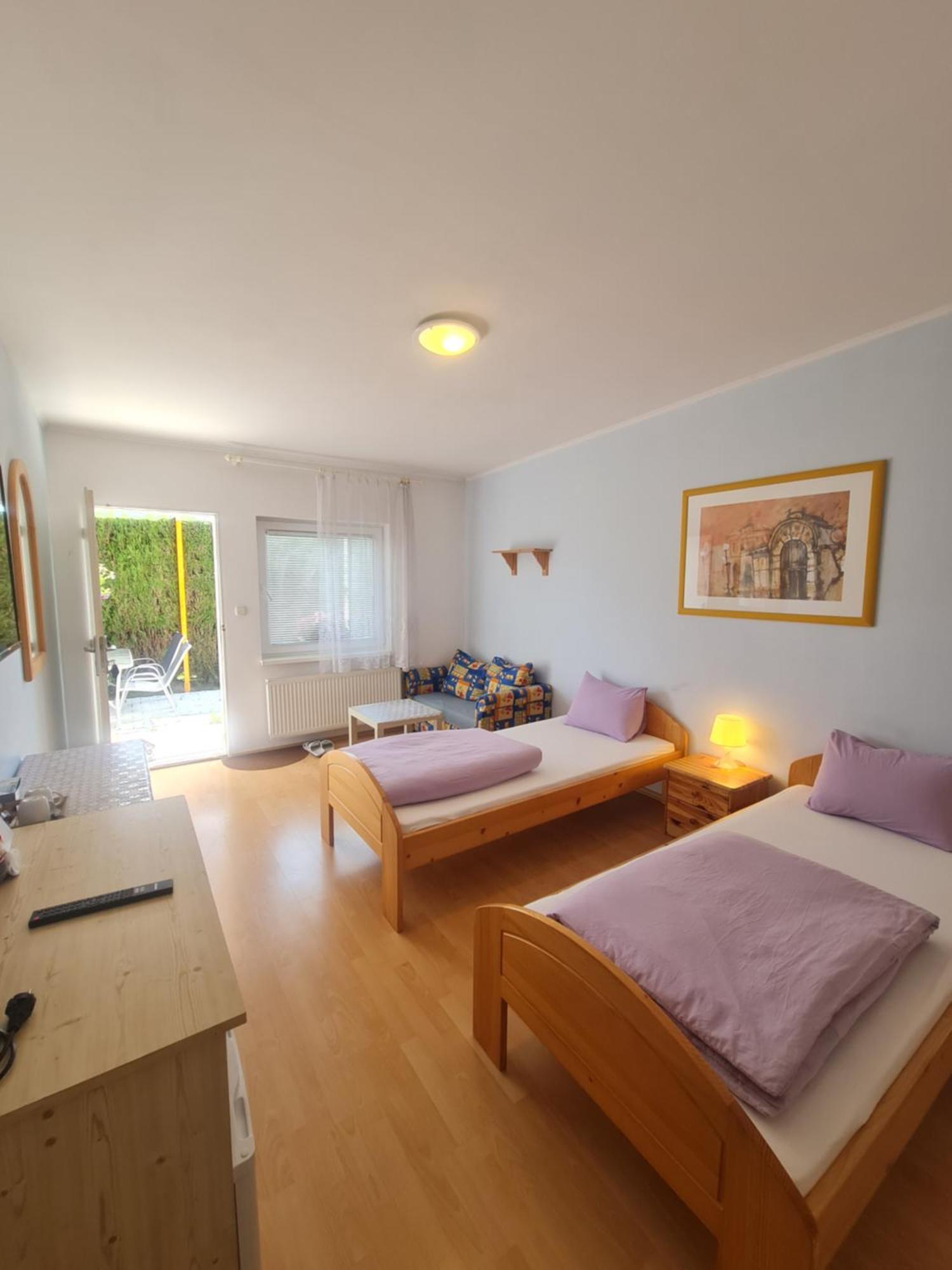 Cozy Room With Garden In Μπρατισλάβα Εξωτερικό φωτογραφία