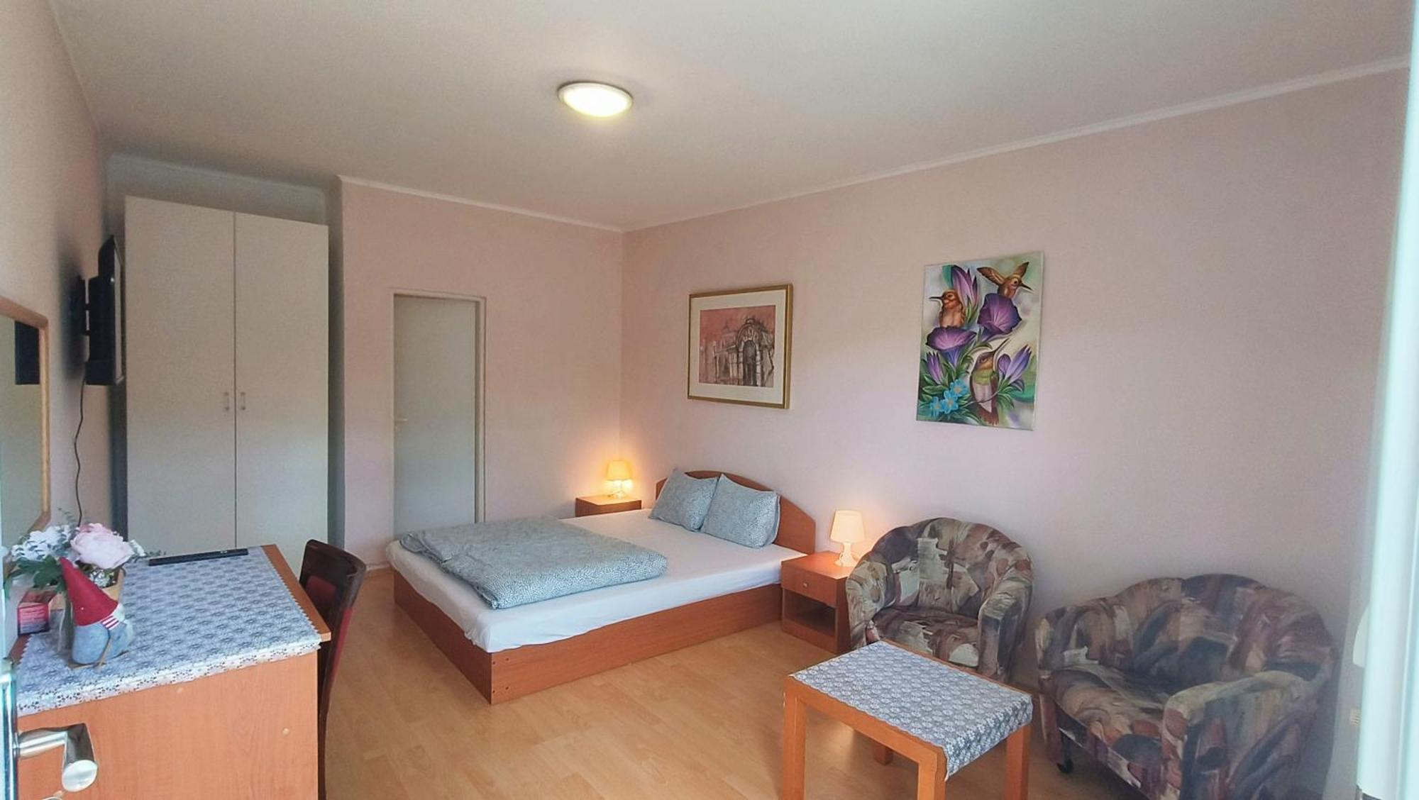 Cozy Room With Garden In Μπρατισλάβα Εξωτερικό φωτογραφία
