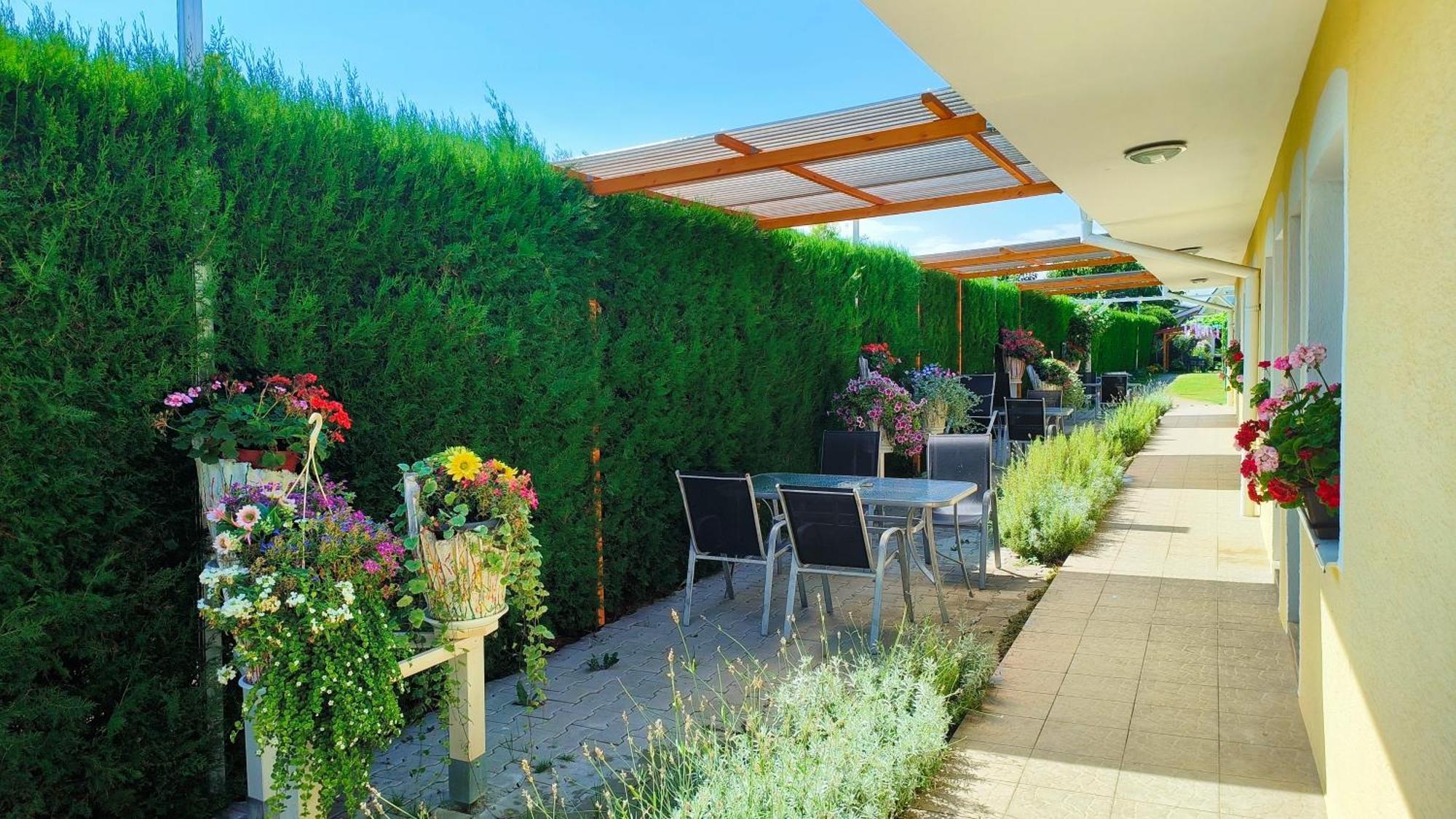 Cozy Room With Garden In Μπρατισλάβα Εξωτερικό φωτογραφία